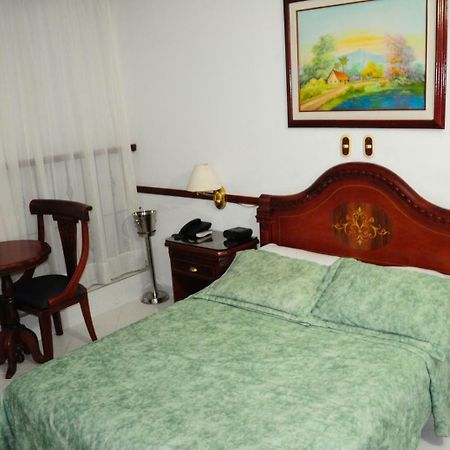 Hotel Quinta Avenida Cucuta Bagian luar foto
