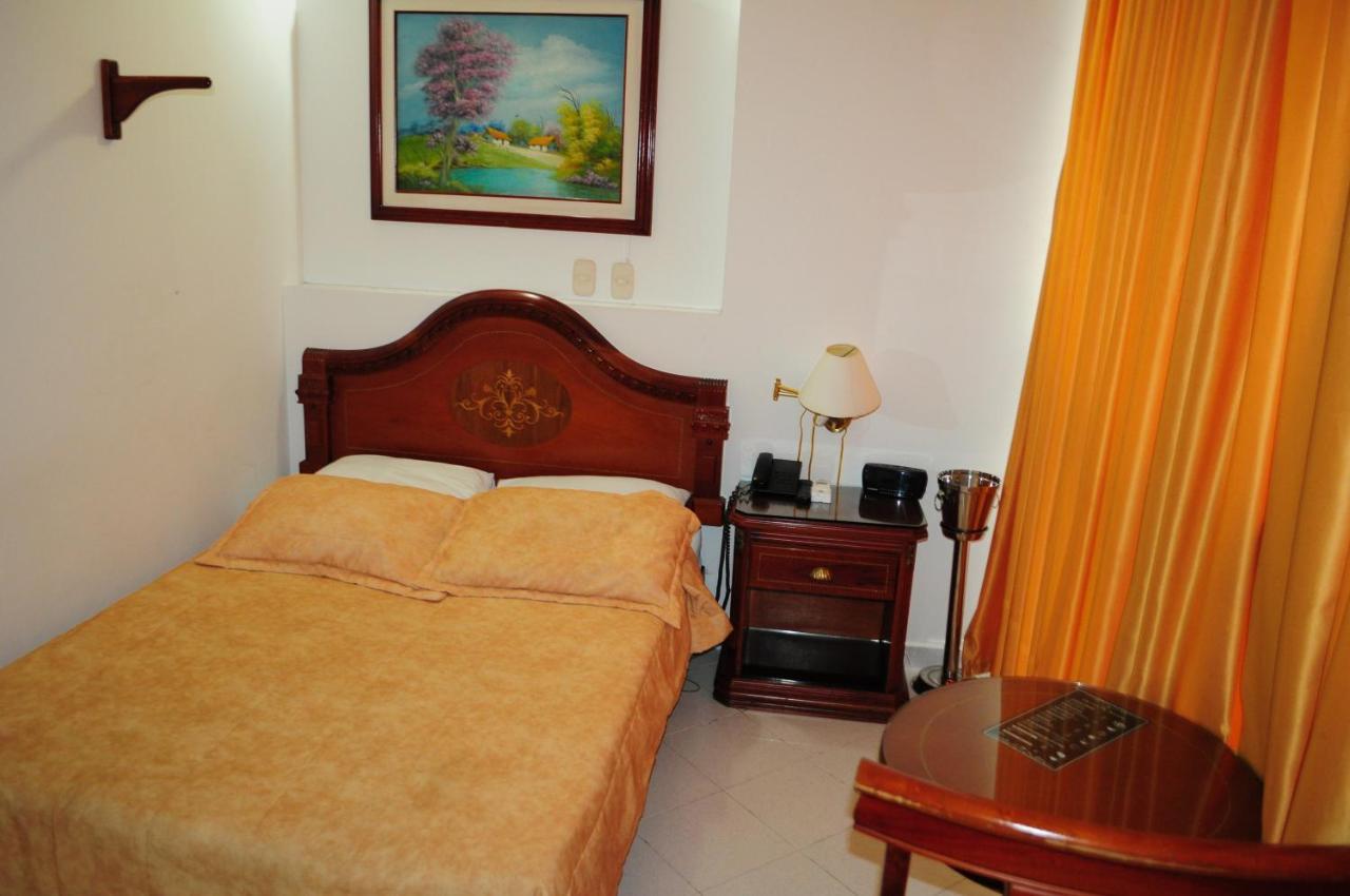 Hotel Quinta Avenida Cucuta Bagian luar foto