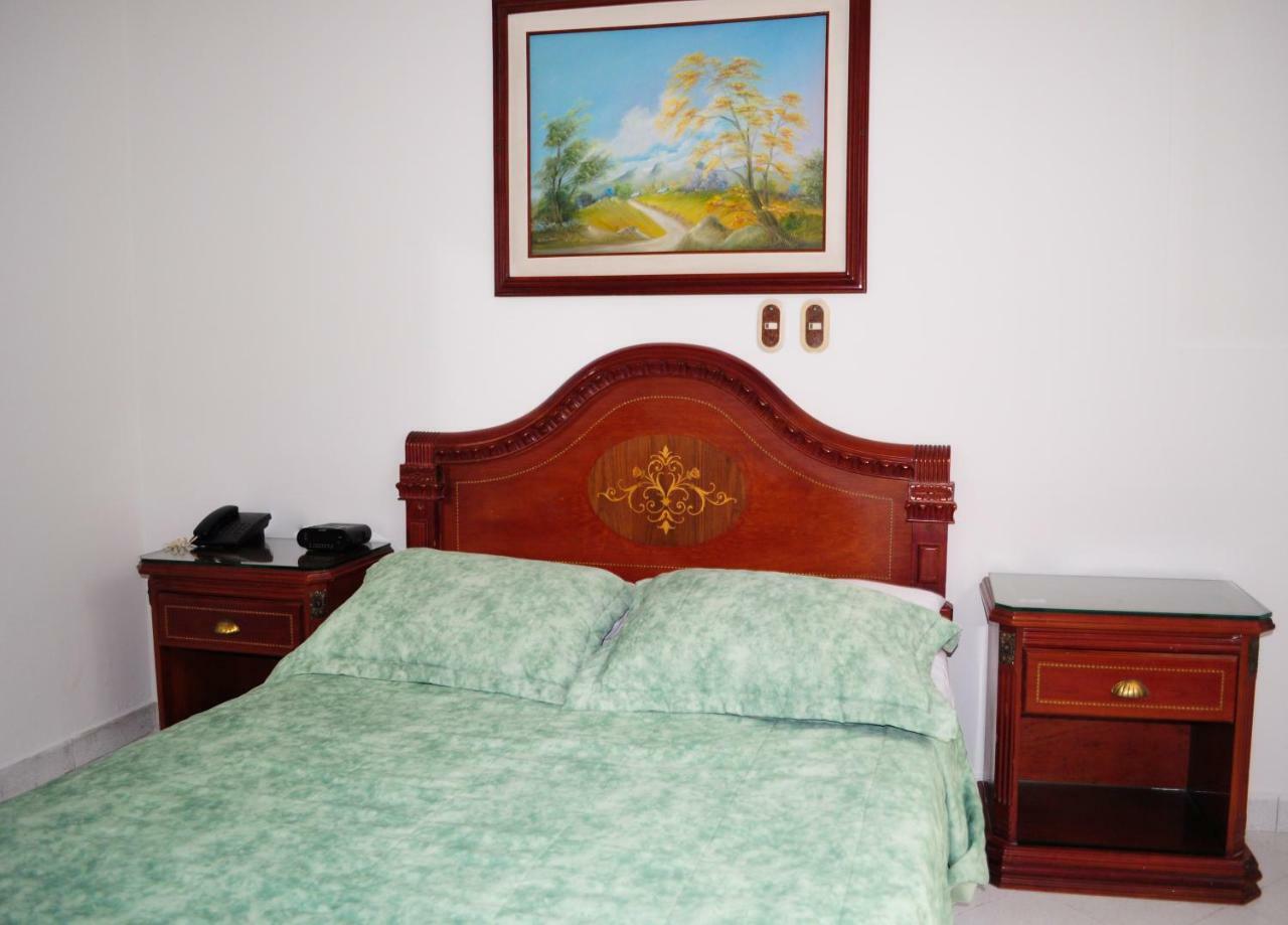 Hotel Quinta Avenida Cucuta Bagian luar foto